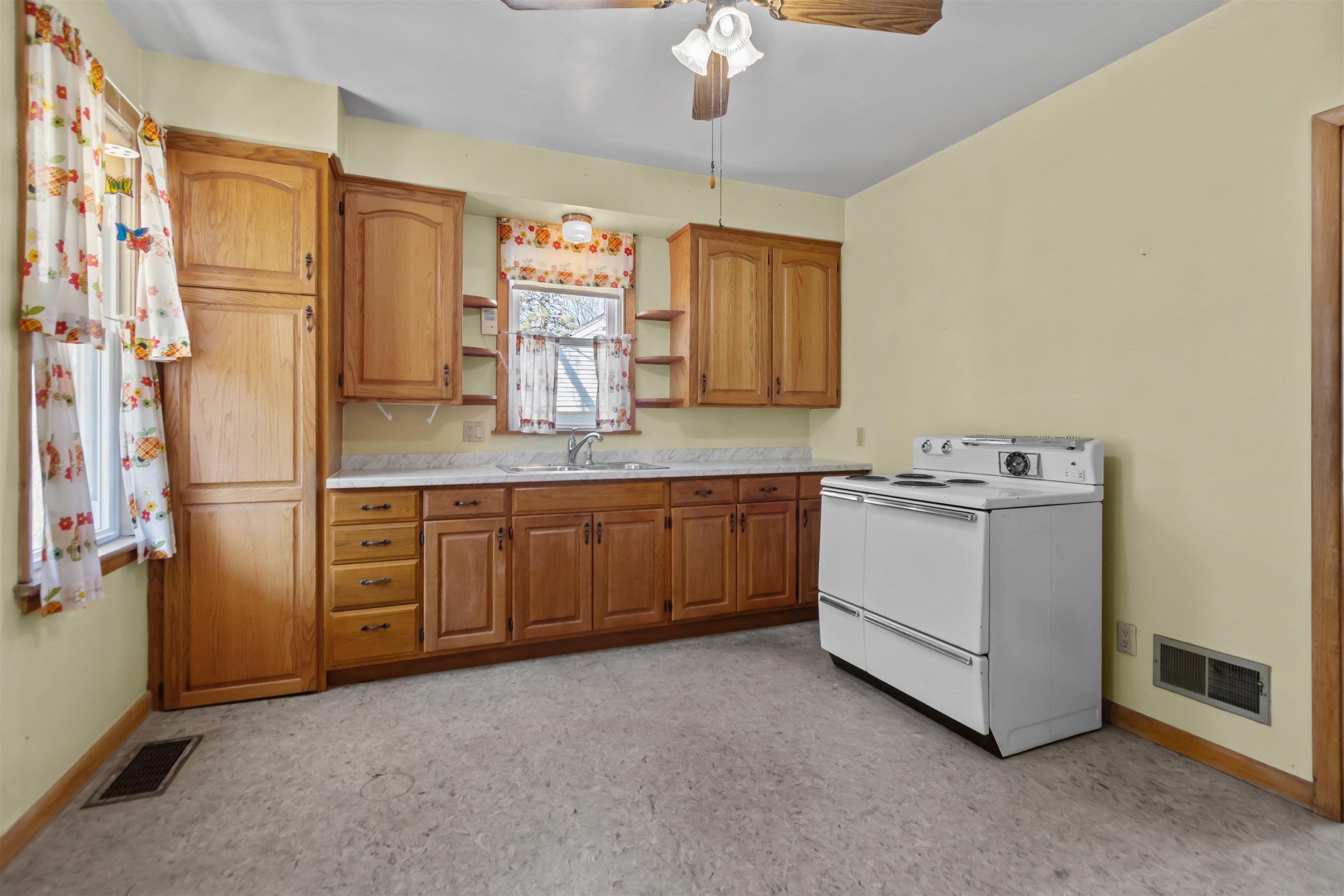 543 North State Street Appleton, WI 54911 - Photo 7 of 36