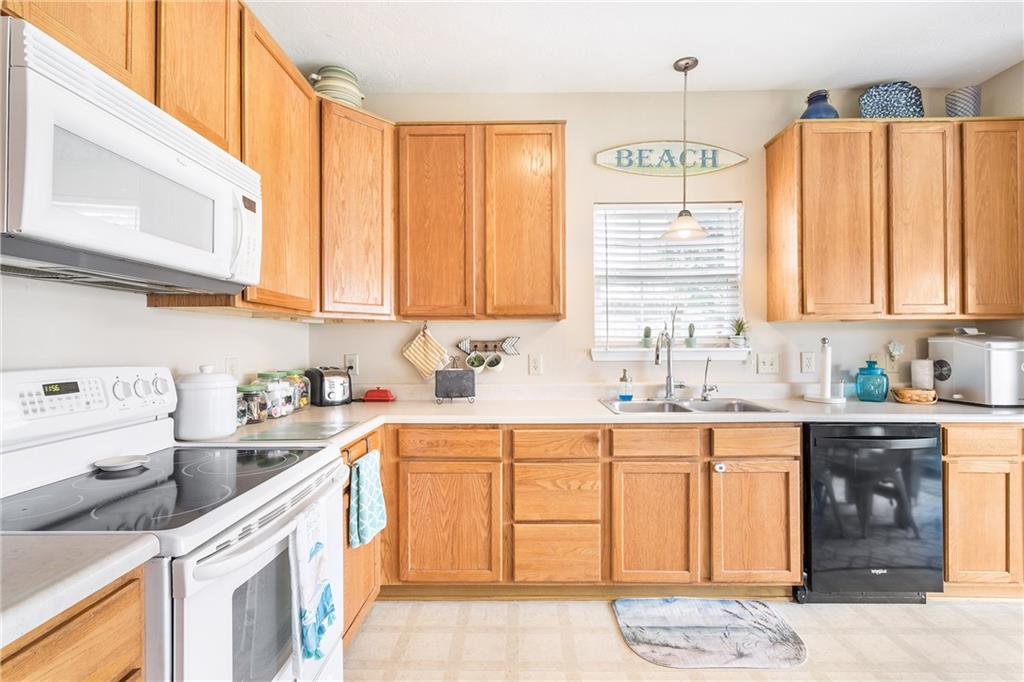 12336 Schoolhouse Road Fishers, IN 46037 - Photo 11 of 27 Gallery Image 11