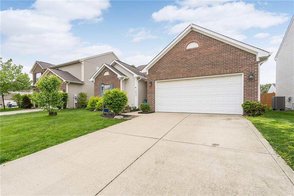 12336 Schoolhouse Road Fishers, IN 46037 - Photo 3 of 27 Gallery Image 3