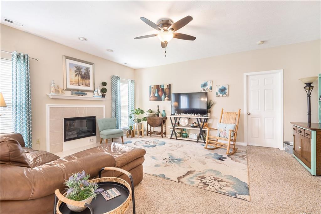 12336 Schoolhouse Road Fishers, IN 46037 - Photo 9 of 27 Gallery Image 9