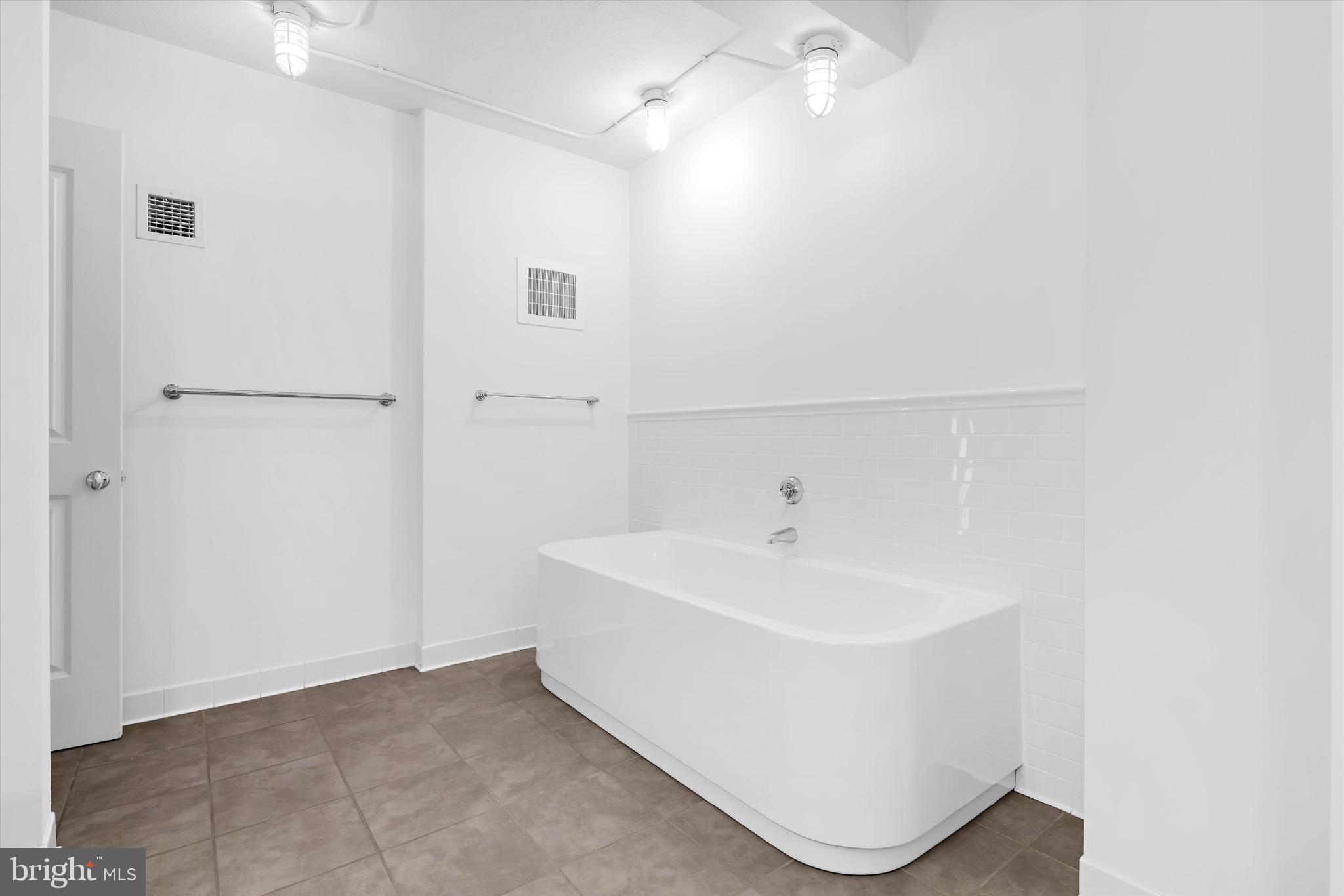 1220 Bank Street, Unit 303 Baltimore, MD 21202 - Photo 42 of 50