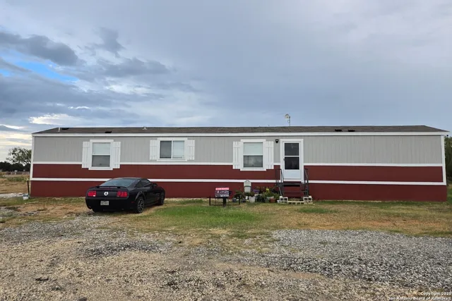 $209,000 | 77 Cielo Way, Lytle, TX 78052