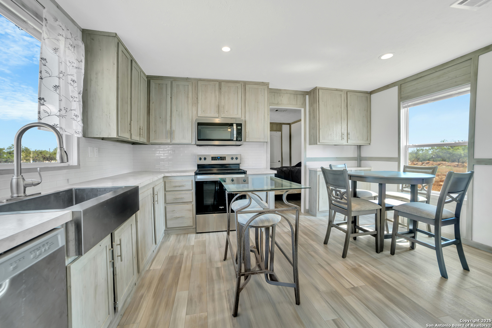 77 Cielo Way Lytle, TX 78052 - Photo 4 of 13