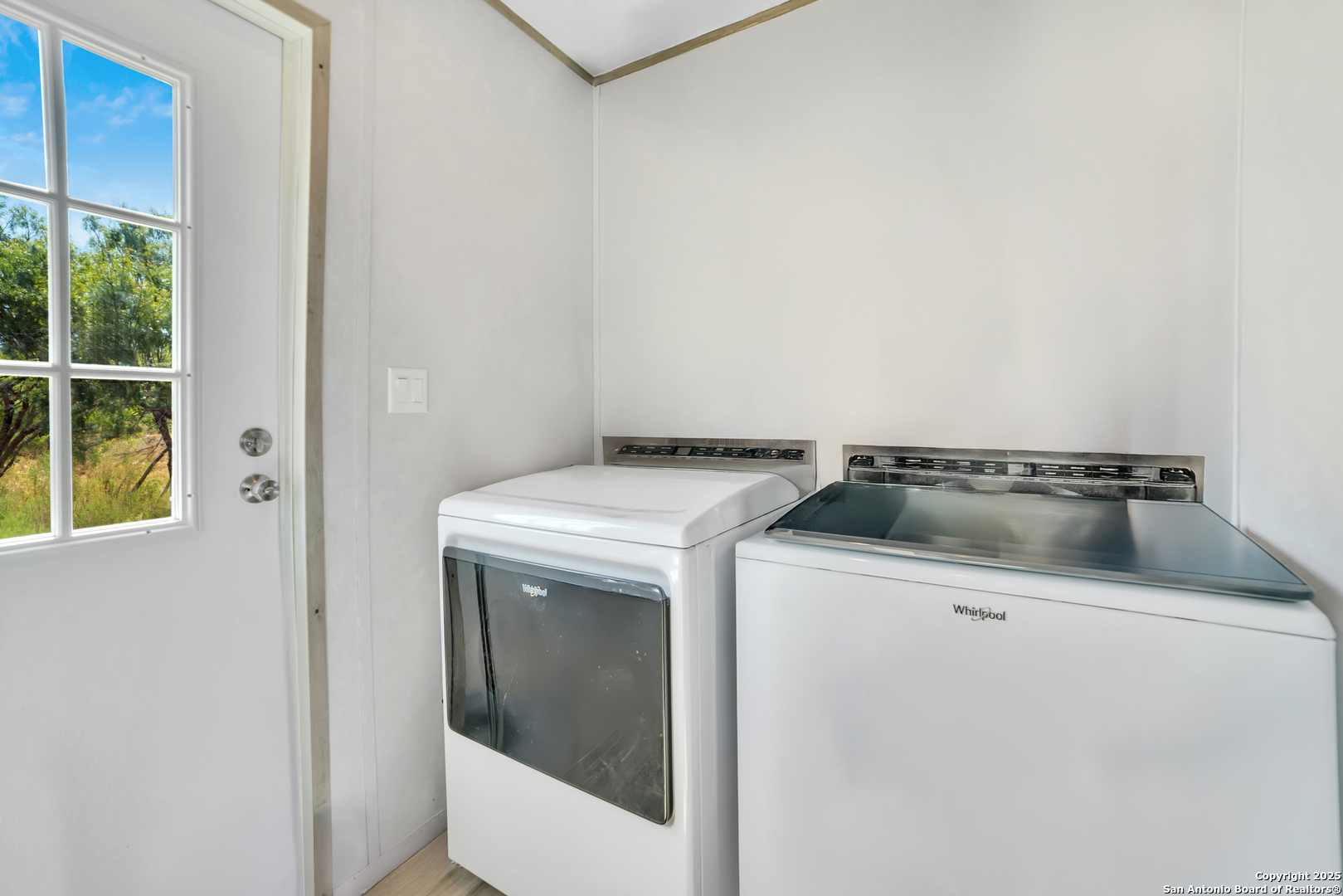 77 Cielo Way Lytle, TX 78052 - Photo 5 of 13