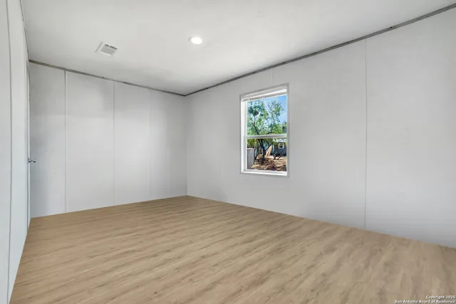 $209,000 | 77 Cielo Way, Lytle, TX 78052