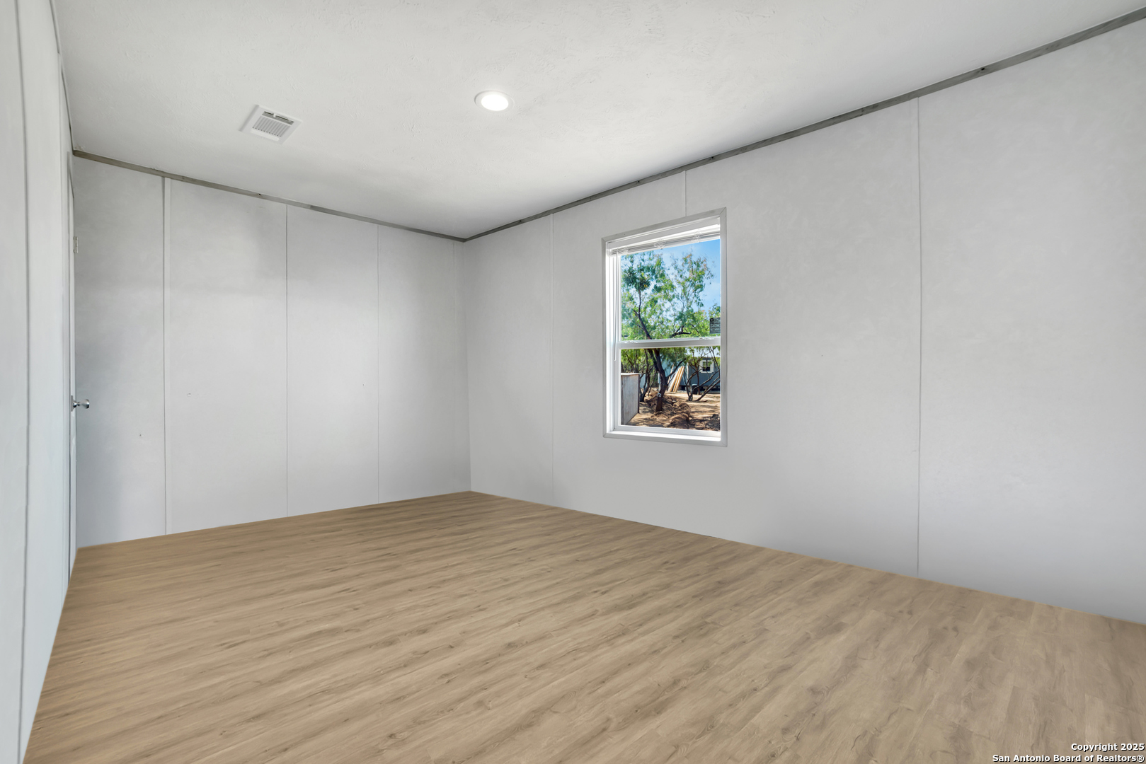 77 Cielo Way Lytle, TX 78052 - Photo 10 of 13