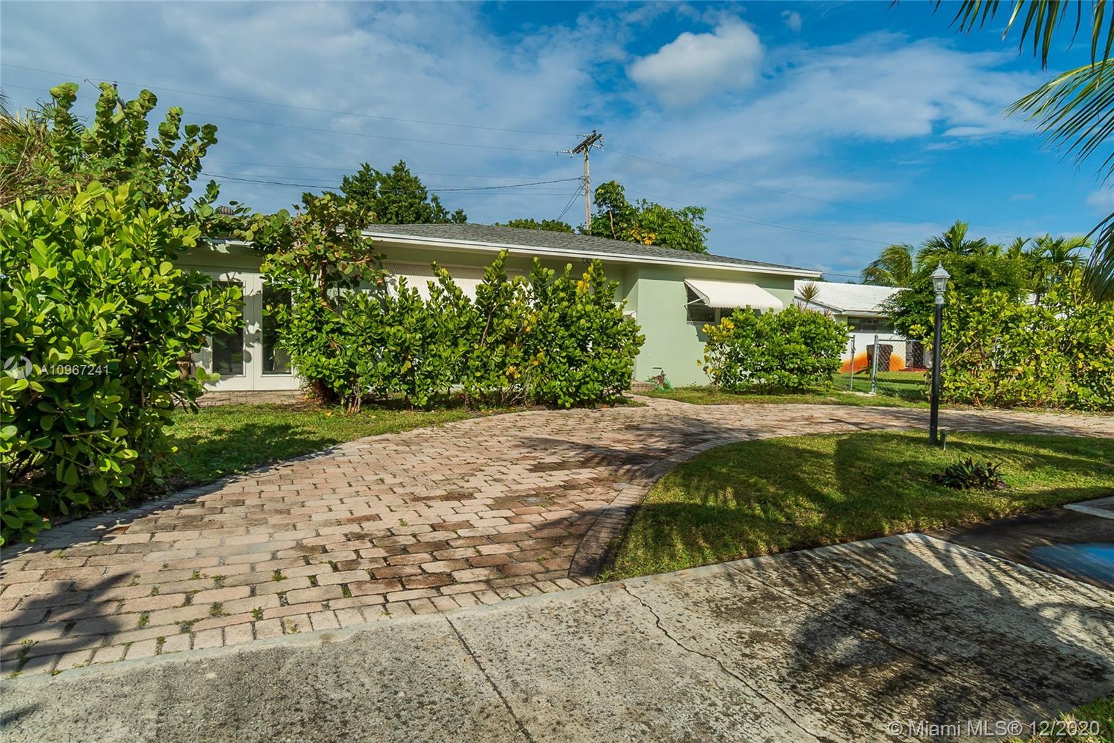 151 Gregory Road West Palm Beach, FL 33405 - Photo 2 of 29