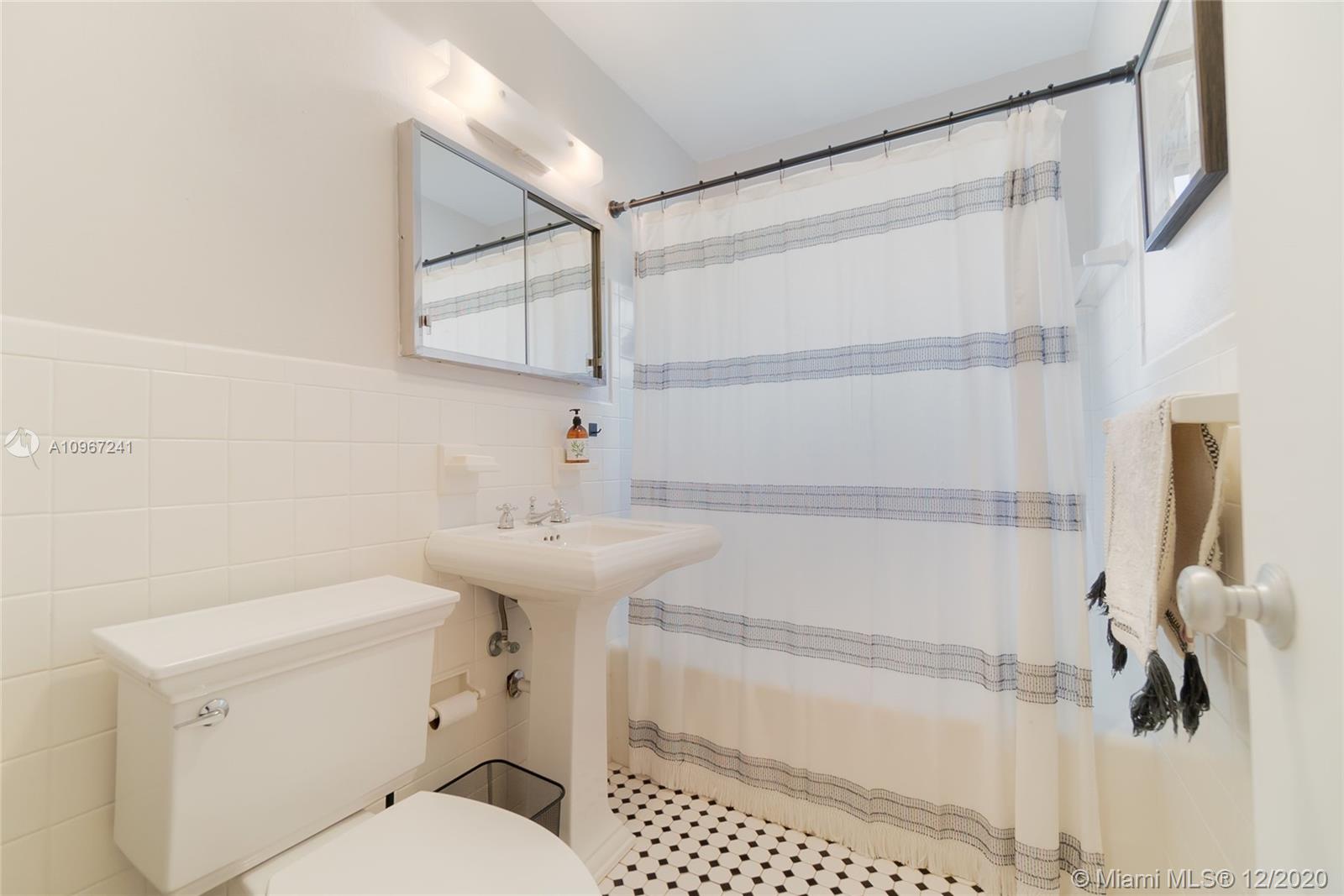 151 Gregory Road West Palm Beach, FL 33405 - Photo 11 of 29