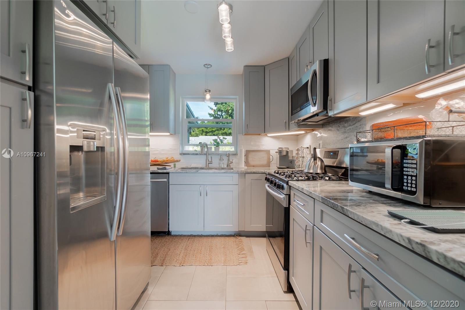 151 Gregory Road West Palm Beach, FL 33405 - Photo 12 of 29