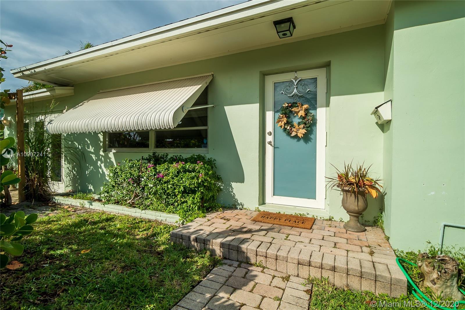 151 Gregory Road West Palm Beach, FL 33405 - Photo 3 of 29