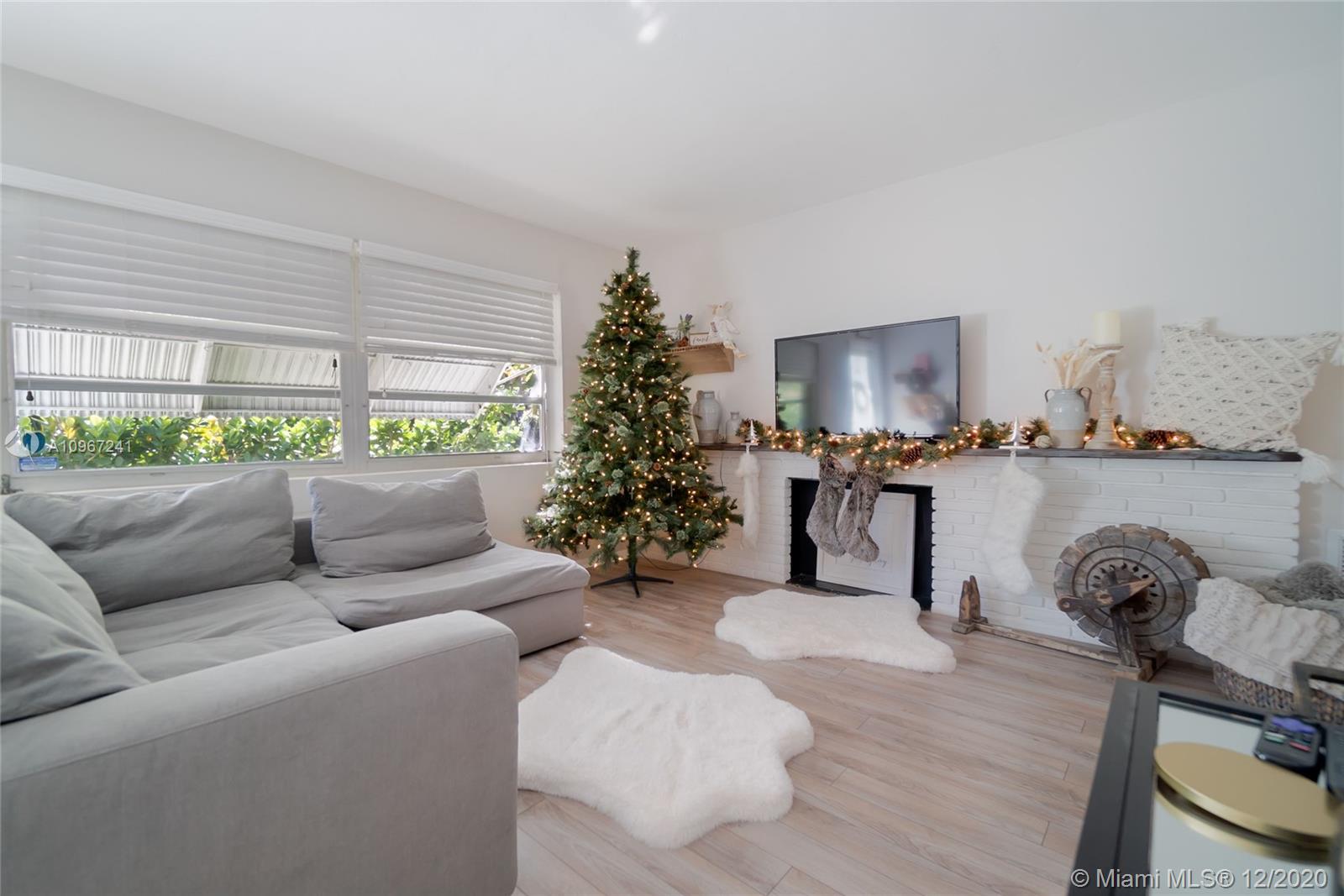 151 Gregory Road West Palm Beach, FL 33405 - Photo 7 of 29