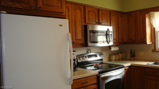 988 Dock Road Madison, OH 44057 - Photo 10 of 21