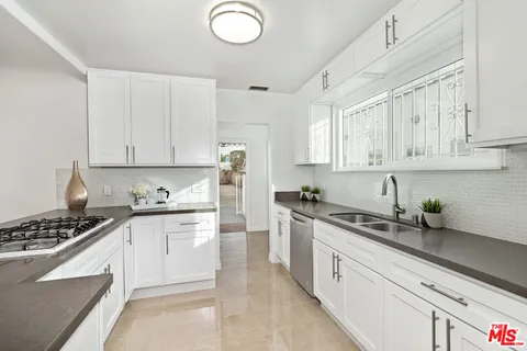 $1,995,000 | 1522 South Point View Street, Los Angeles, CA 90035