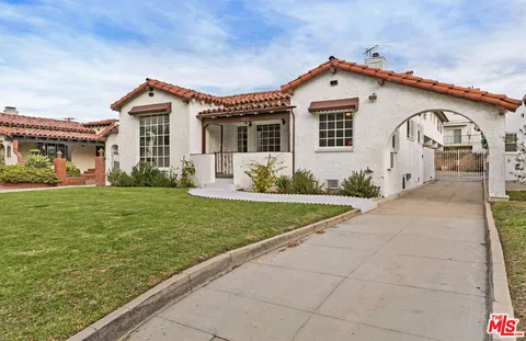 $1,995,000 | 1522 South Point View Street, Los Angeles, CA 90035