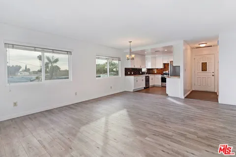 $1,995,000 | 1522 South Point View Street, Los Angeles, CA 90035