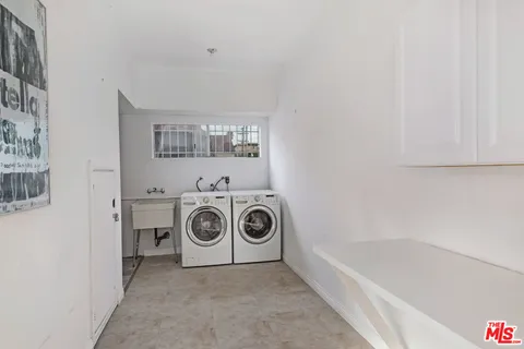 $1,995,000 | 1522 South Point View Street, Los Angeles, CA 90035