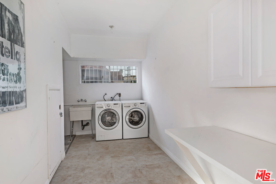 1522 South Point View Street Los Angeles, CA 90035 - Photo 25 of 26