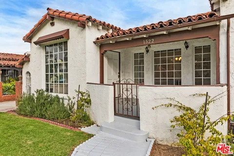 $1,995,000 | 1522 South Point View Street, Los Angeles, CA 90035