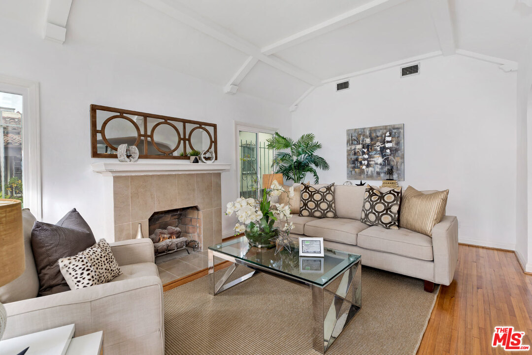 1522 South Point View Street Los Angeles, CA 90035 - Photo 5 of 26