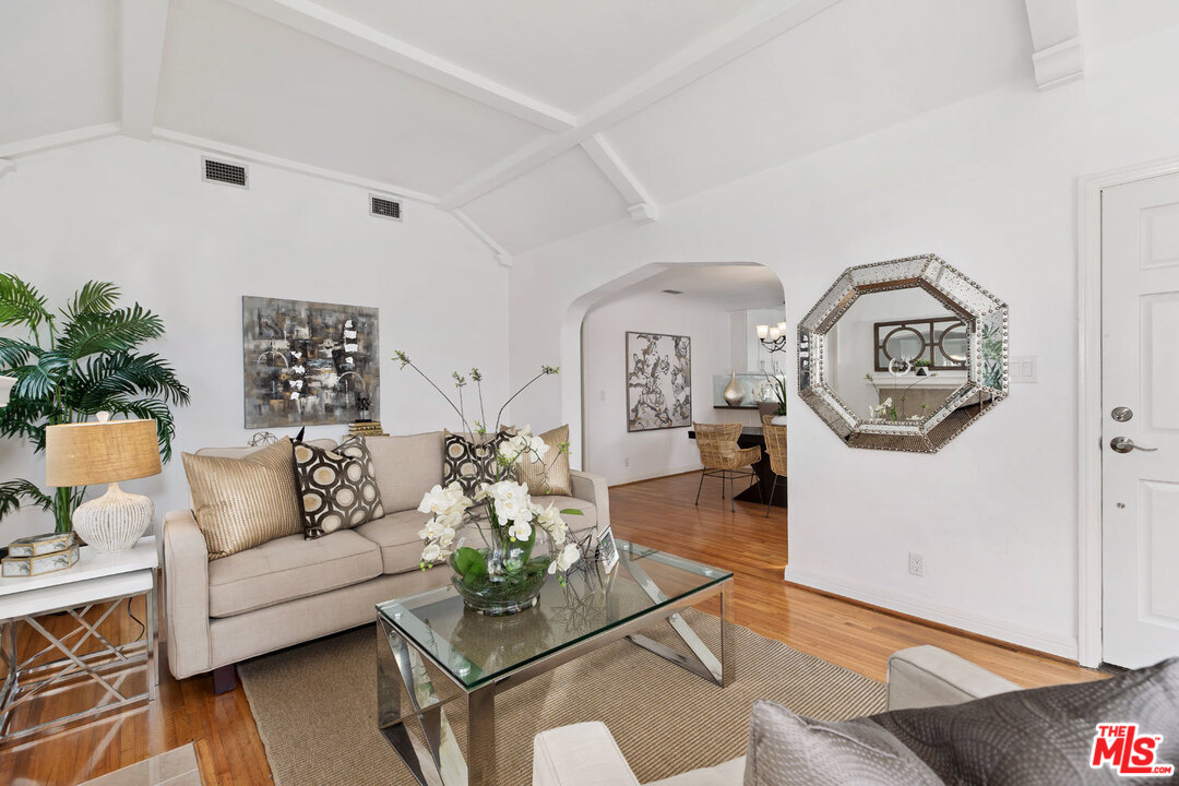 1522 South Point View Street Los Angeles, CA 90035 - Photo 6 of 26