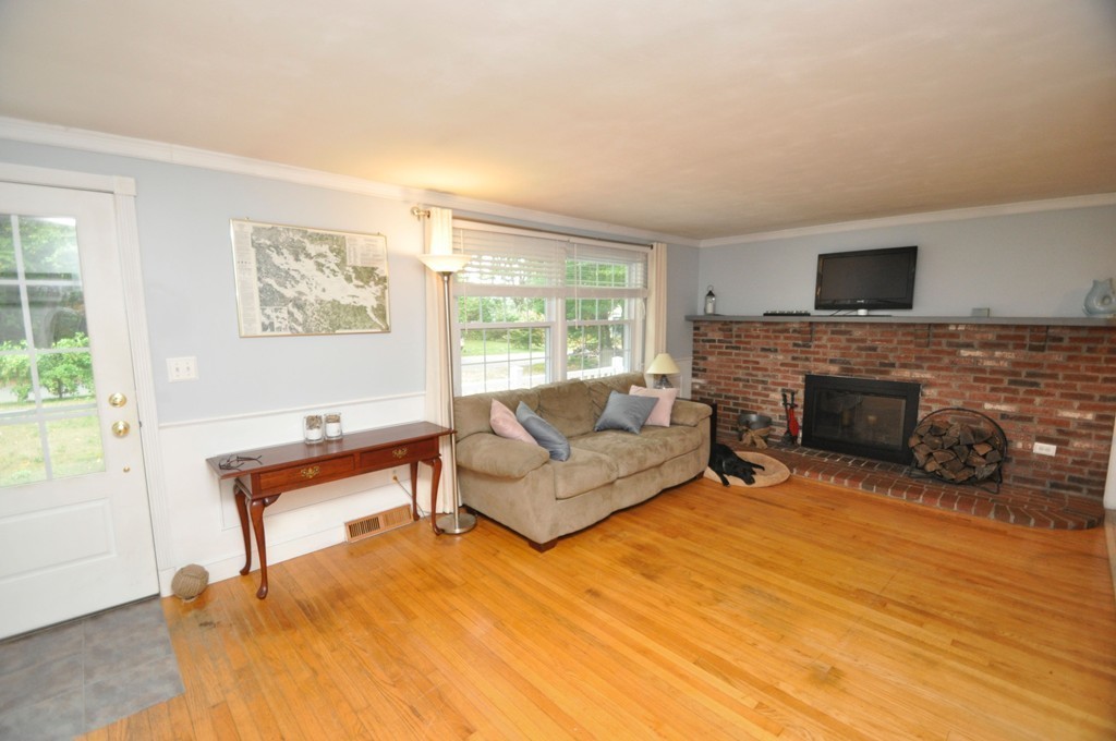 16 Beech Street Hamilton, MA 01982 - Photo 13 of 24 Gallery Image 13