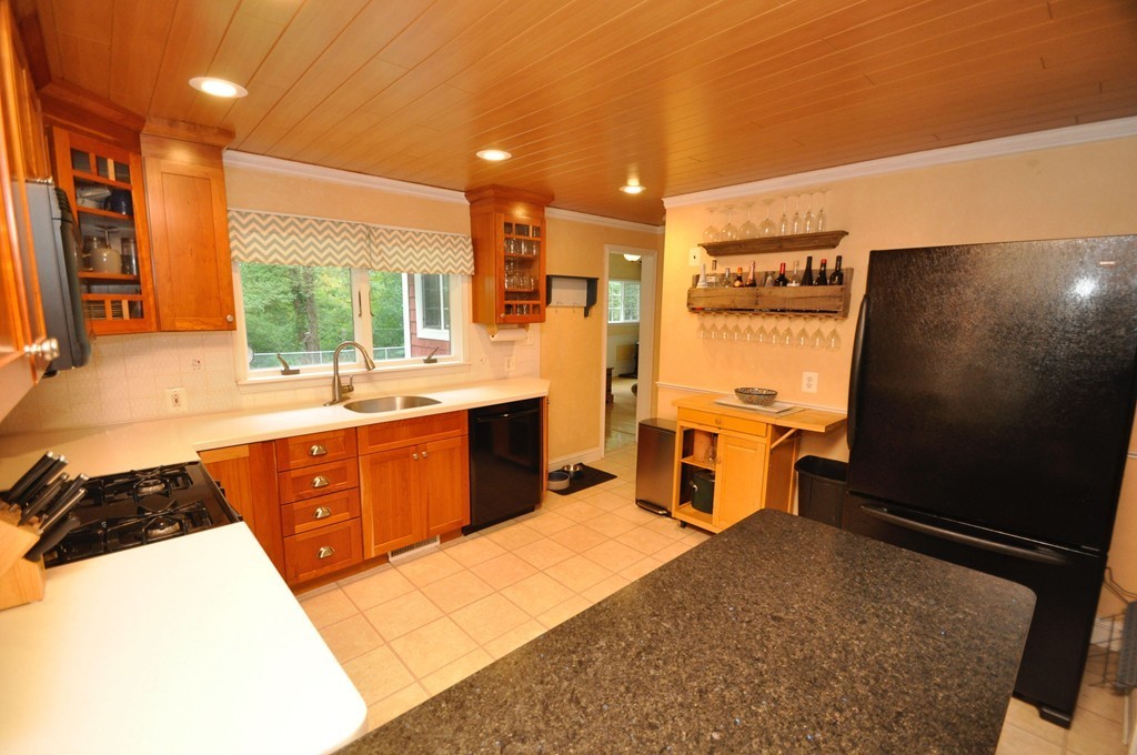 16 Beech Street Hamilton, MA 01982 - Photo 15 of 24 Gallery Image 15