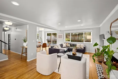 $1,198,000 | 119 164th Avenue Northeast, Bellevue, WA 98008