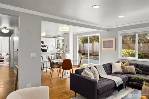 $1,198,000 | 119 164th Avenue Northeast, Bellevue, WA 98008
