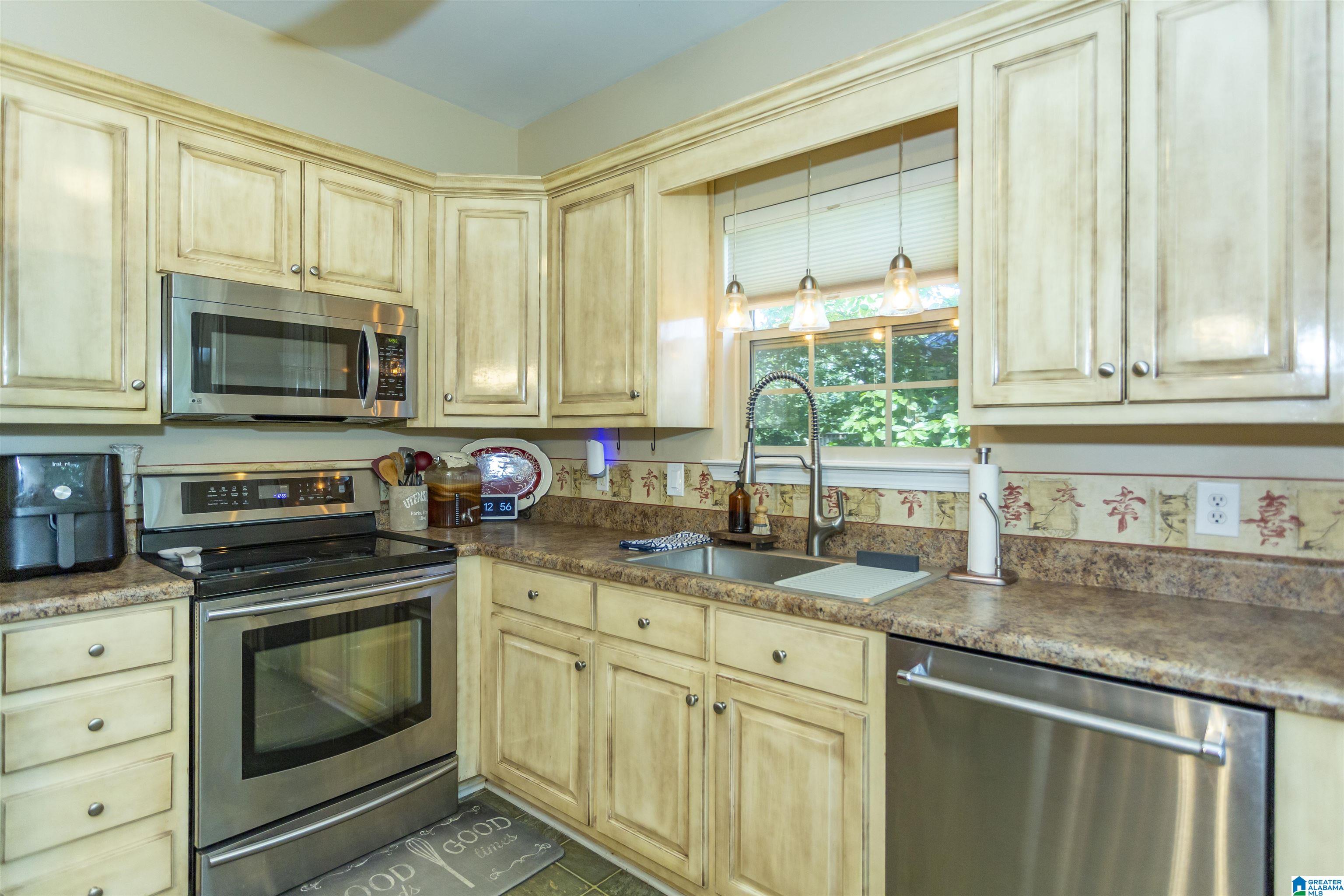 457 Hidden Ridge Drive Odenville, AL 35120 - Photo 9 of 39