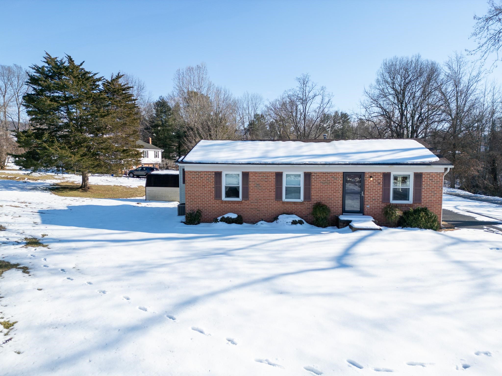 613 Ritchie Boulevard Staunton, VA 24401 - Photo 2 of 39 Gallery Image 2
