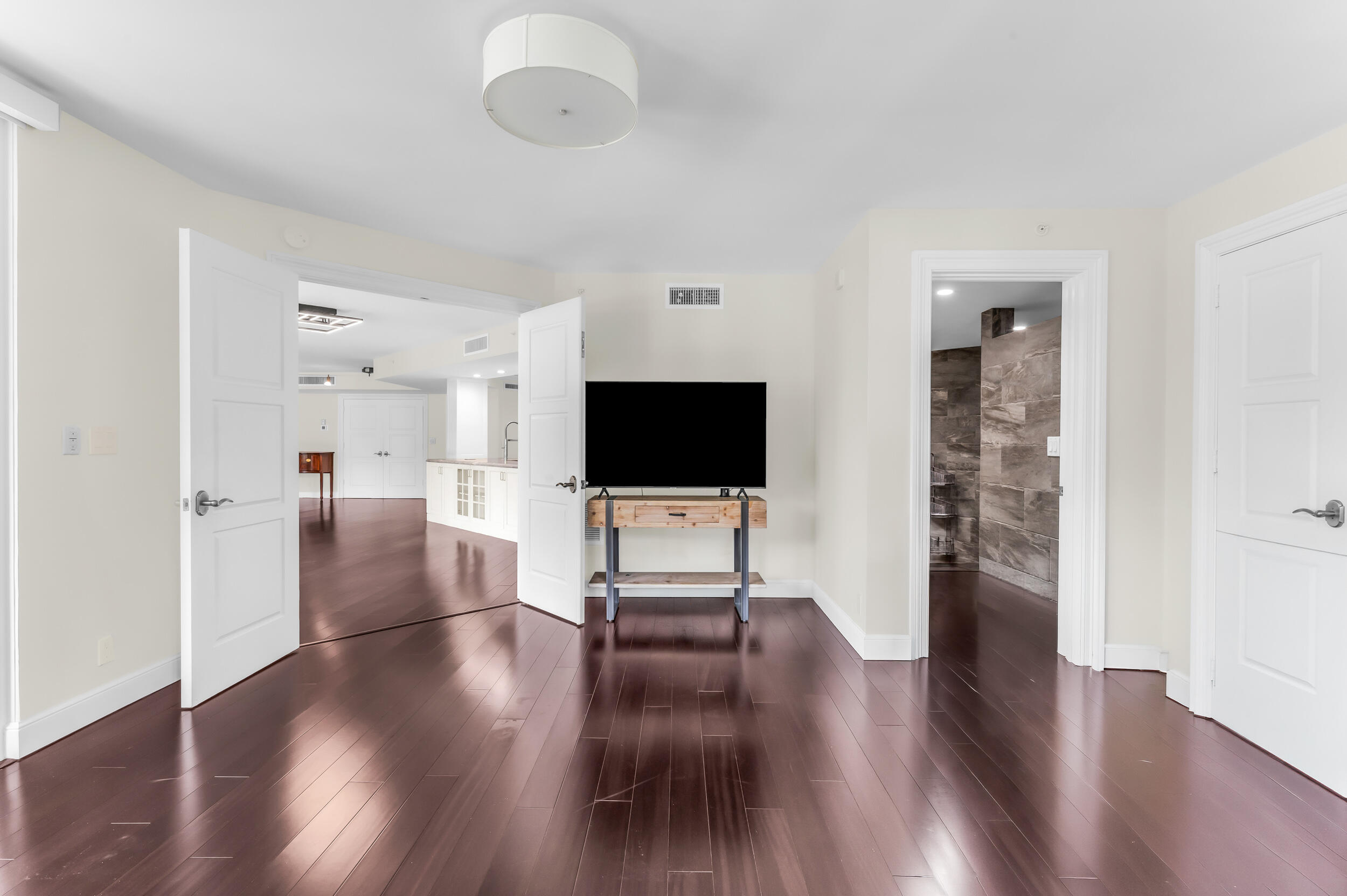 100 Southeast 5th Avenue, Unit 202 Boca Raton, FL 33432 - Photo 13 of 63 photo-20