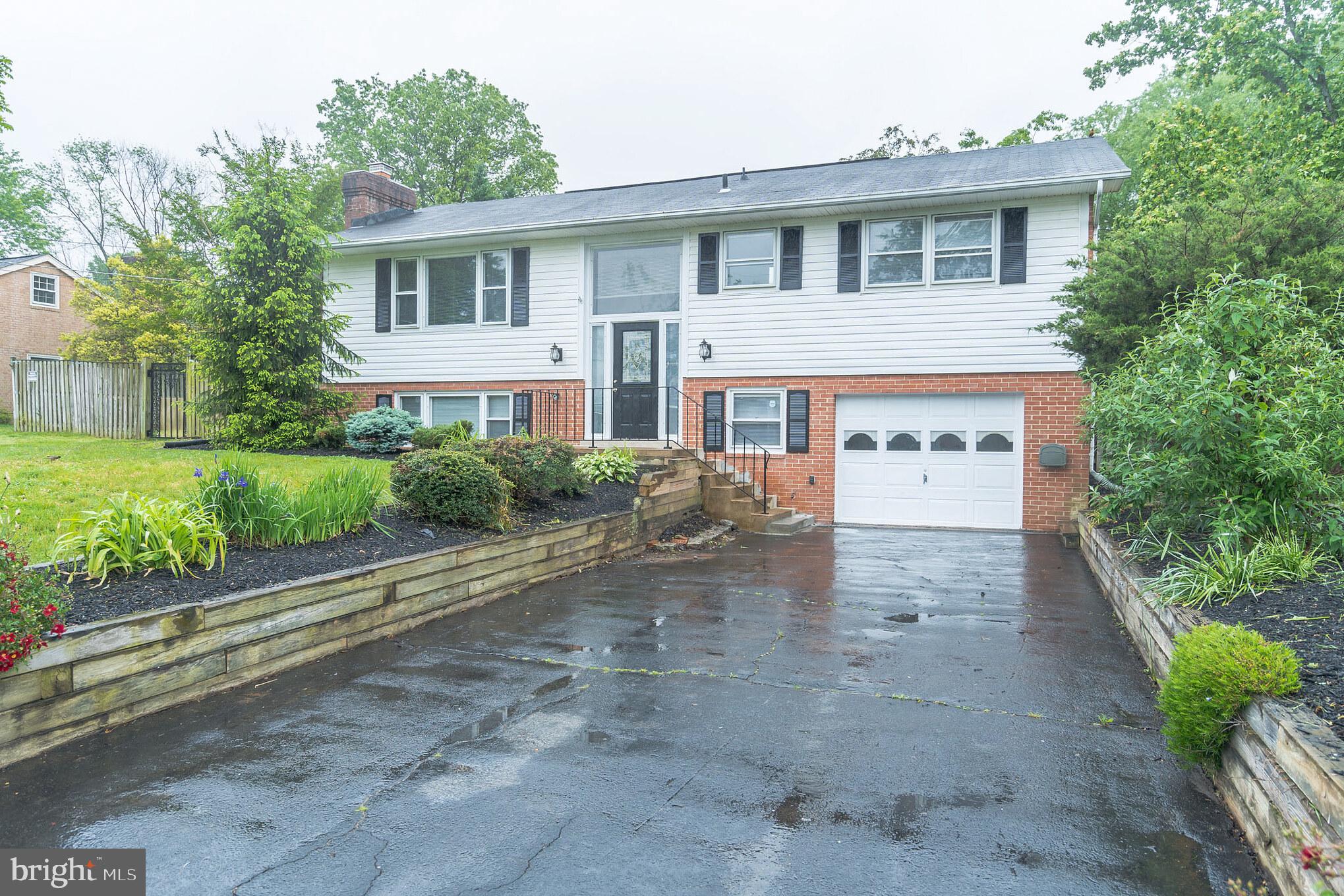 7810 Ontario Road Gainesville, VA 20155 - Photo 1 of 30 Exterior Front