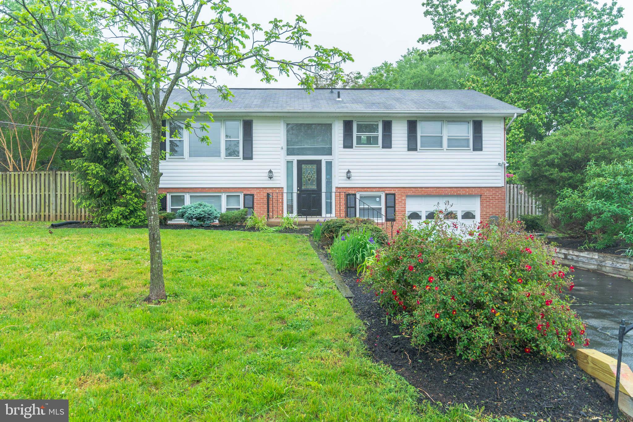 7810 Ontario Road Gainesville, VA 20155 - Photo 2 of 30 Exterior Front