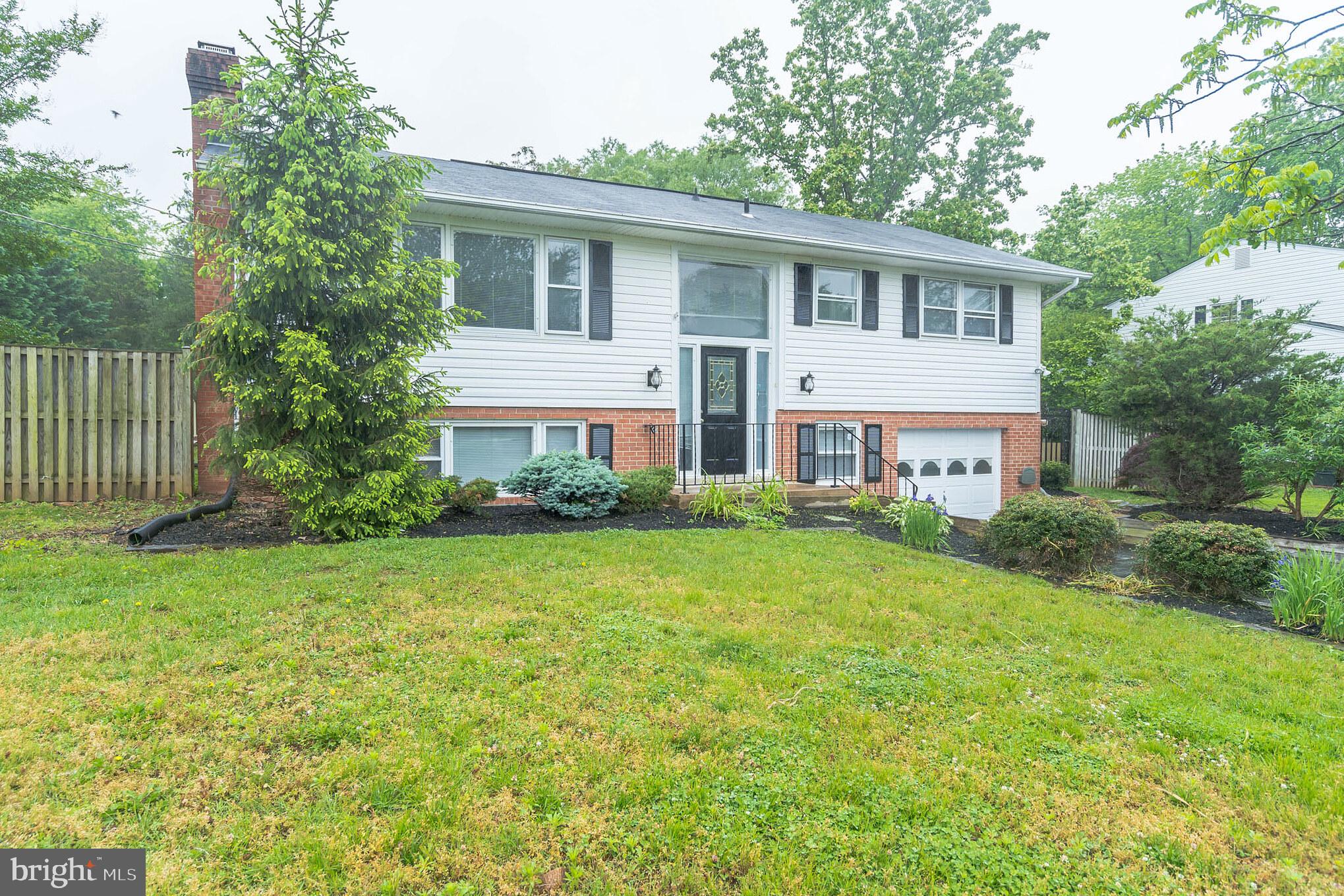 7810 Ontario Road Gainesville, VA 20155 - Photo 3 of 30 Exterior Front
