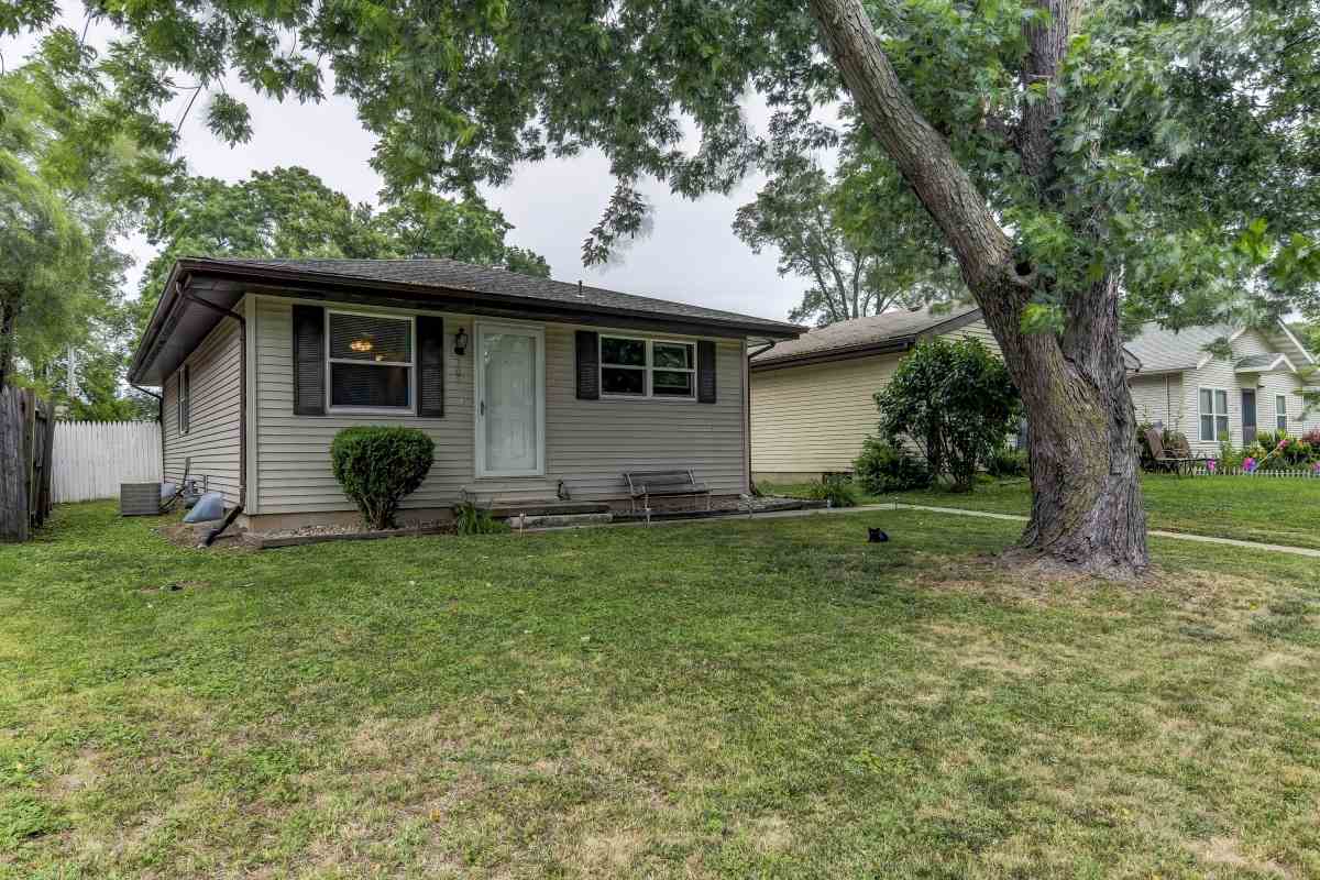 305 Sangamon Avenue Springfield, IL 62702 - Photo 1 of 28