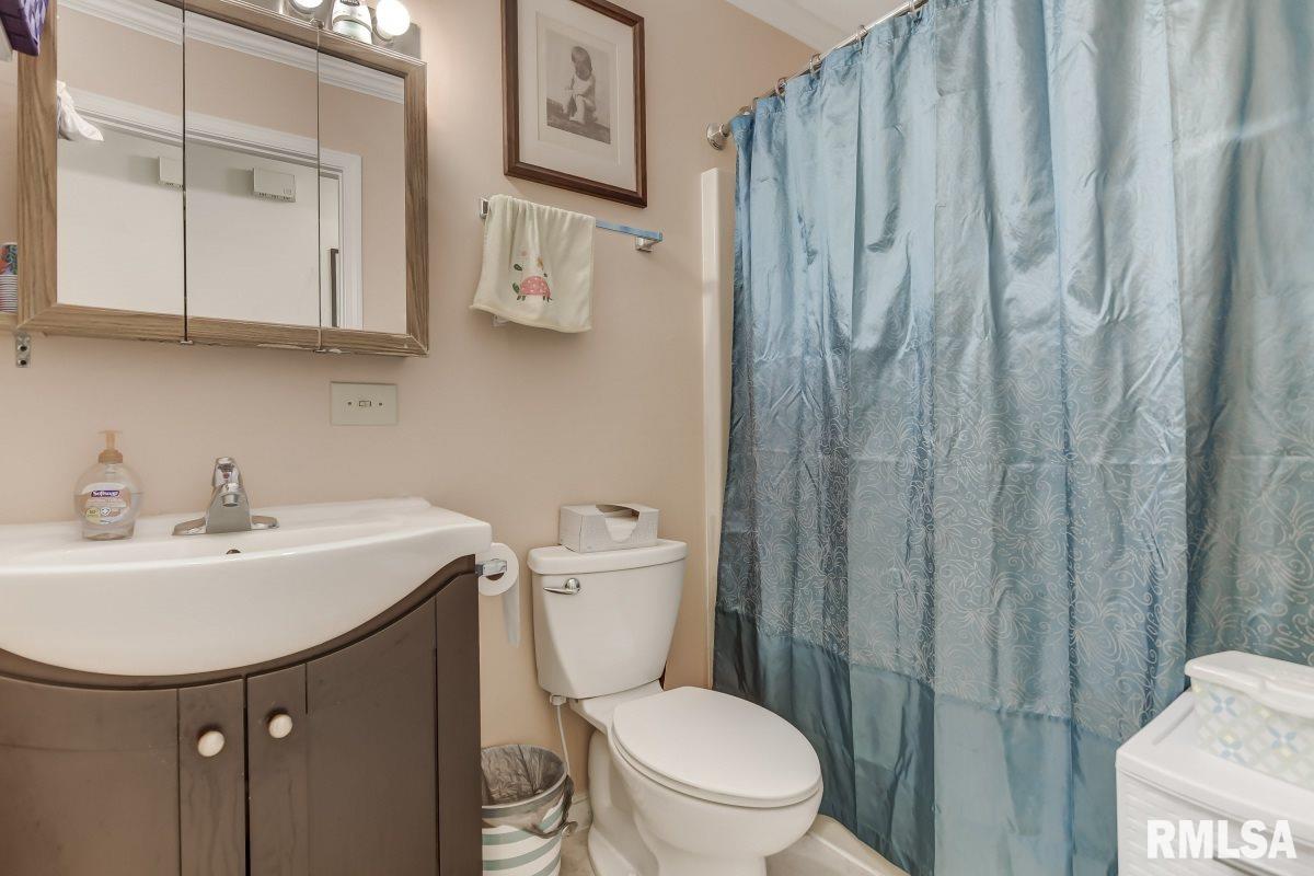 305 Sangamon Avenue Springfield, IL 62702 - Photo 12 of 28