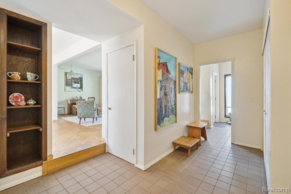928 Red Oak Road Ann Arbor, MI 48103 - Photo 7 of 76 Gallery Image 7