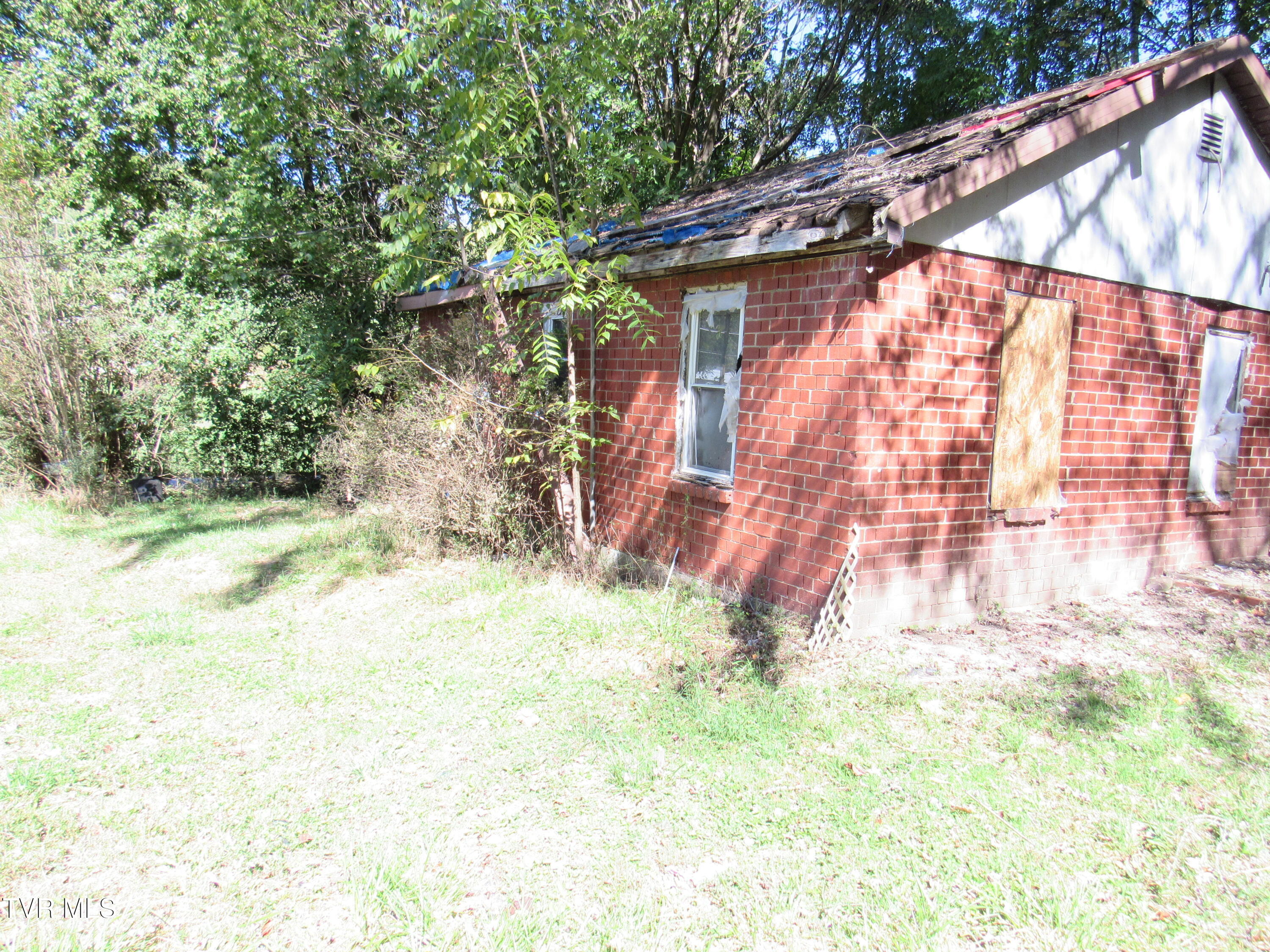 605 Lucy Road Kingsport, TN 37660 - Photo 6 of 13 IMG_3599