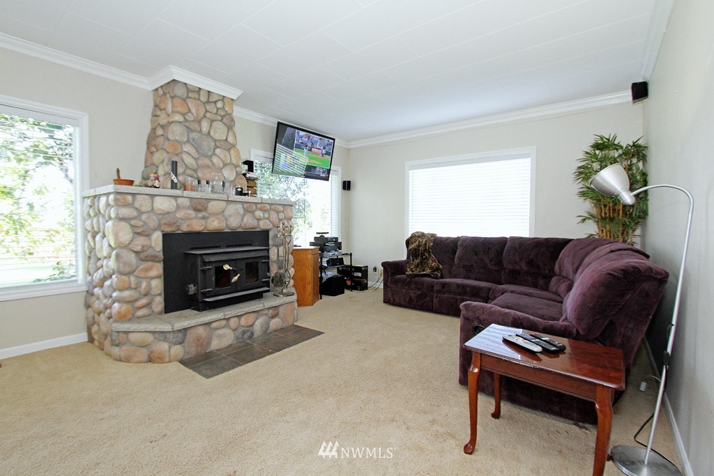 11324 148th Avenue Southeast Renton, WA 98059 - Photo 2 of 15 Gallery Image 2
