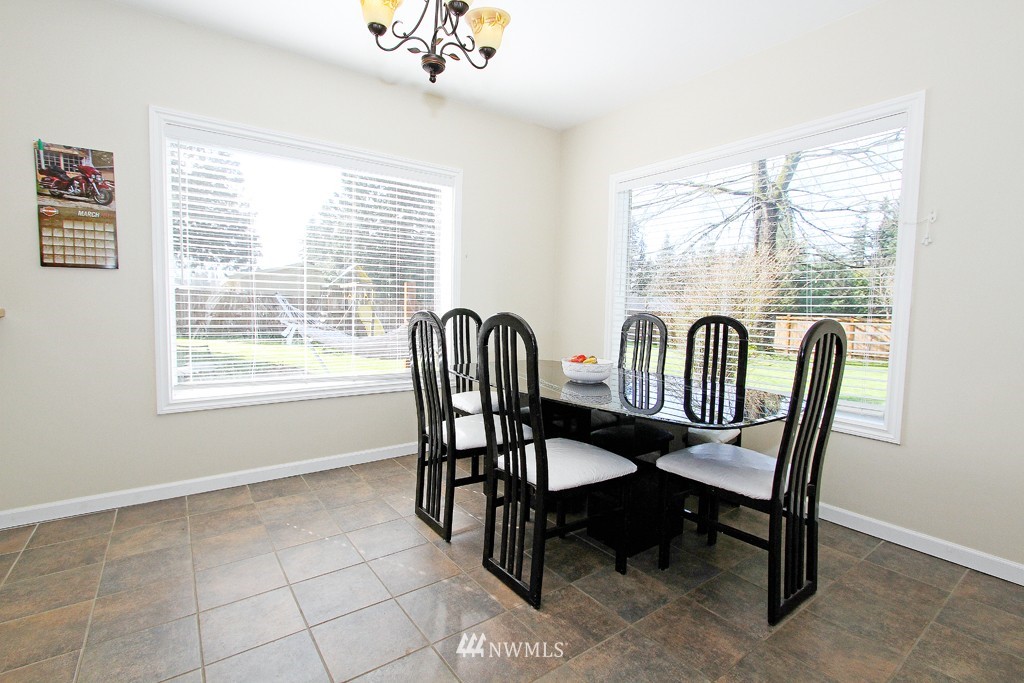 11324 148th Avenue Southeast Renton, WA 98059 - Photo 3 of 15 Gallery Image 3