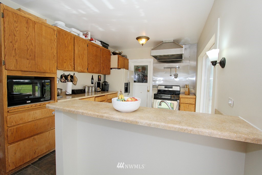 11324 148th Avenue Southeast Renton, WA 98059 - Photo 4 of 15 Gallery Image 4