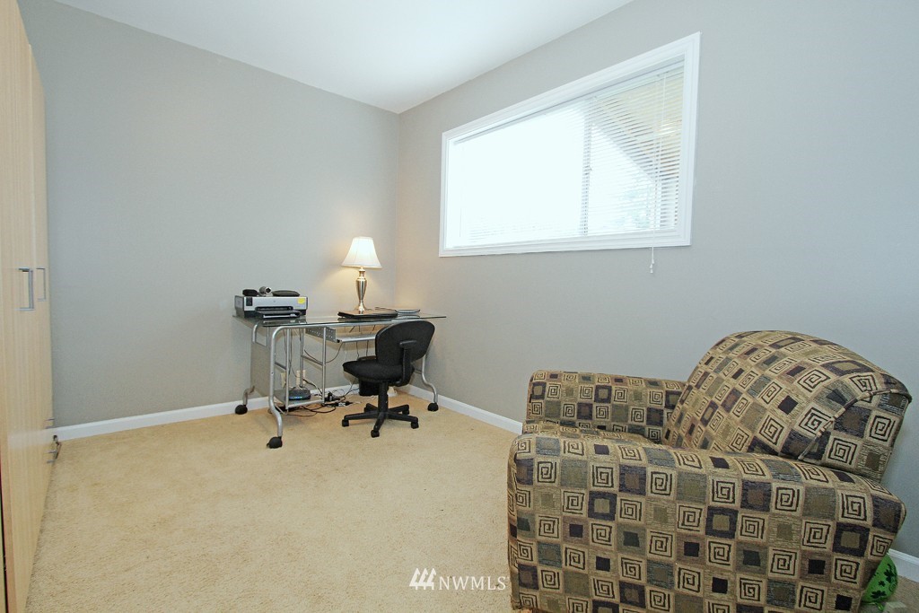 11324 148th Avenue Southeast Renton, WA 98059 - Photo 6 of 15 Gallery Image 6