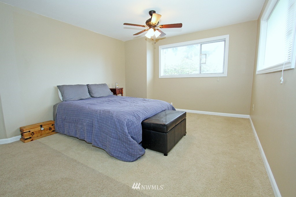 11324 148th Avenue Southeast Renton, WA 98059 - Photo 7 of 15 Gallery Image 7