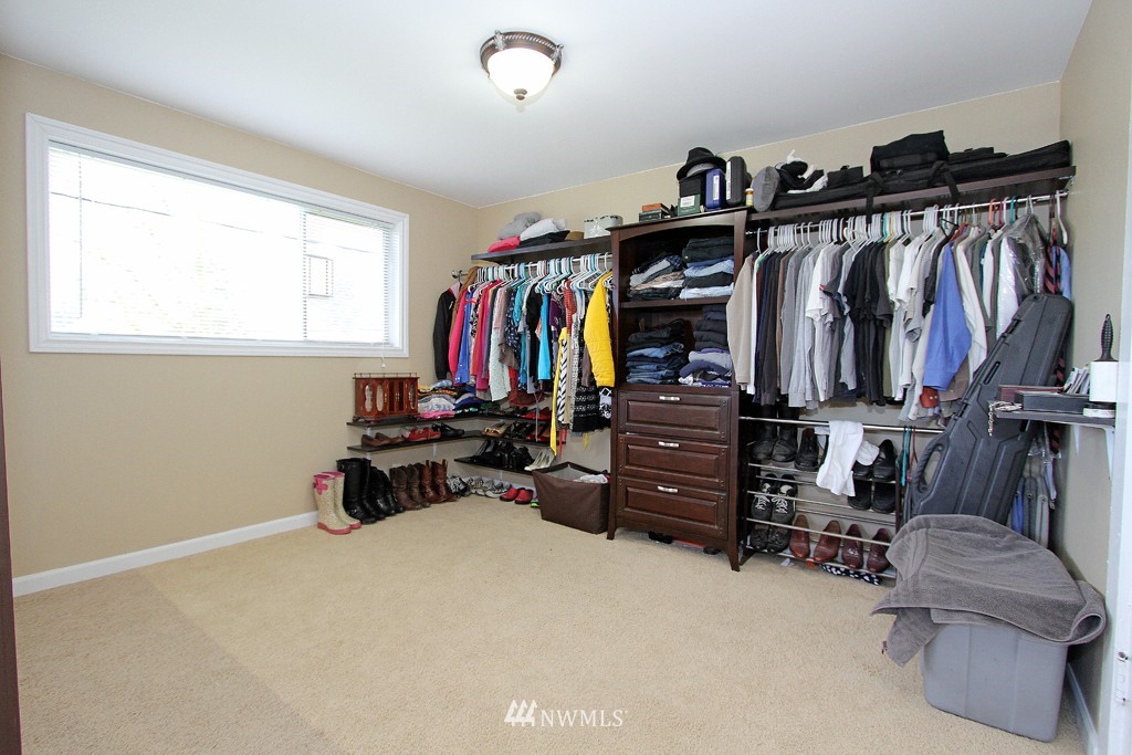 11324 148th Avenue Southeast Renton, WA 98059 - Photo 8 of 15 Gallery Image 8