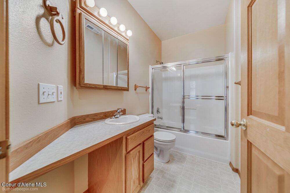 46700 Highway 200, Unit 103 Hope, ID 83836 - Photo 20 of 37 Bathroom