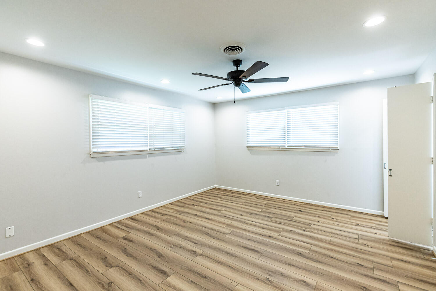 2601 33rd Street, Unit FRONT Lubbock, TX 79410 - Photo 18 of 27 2601 33rd-42