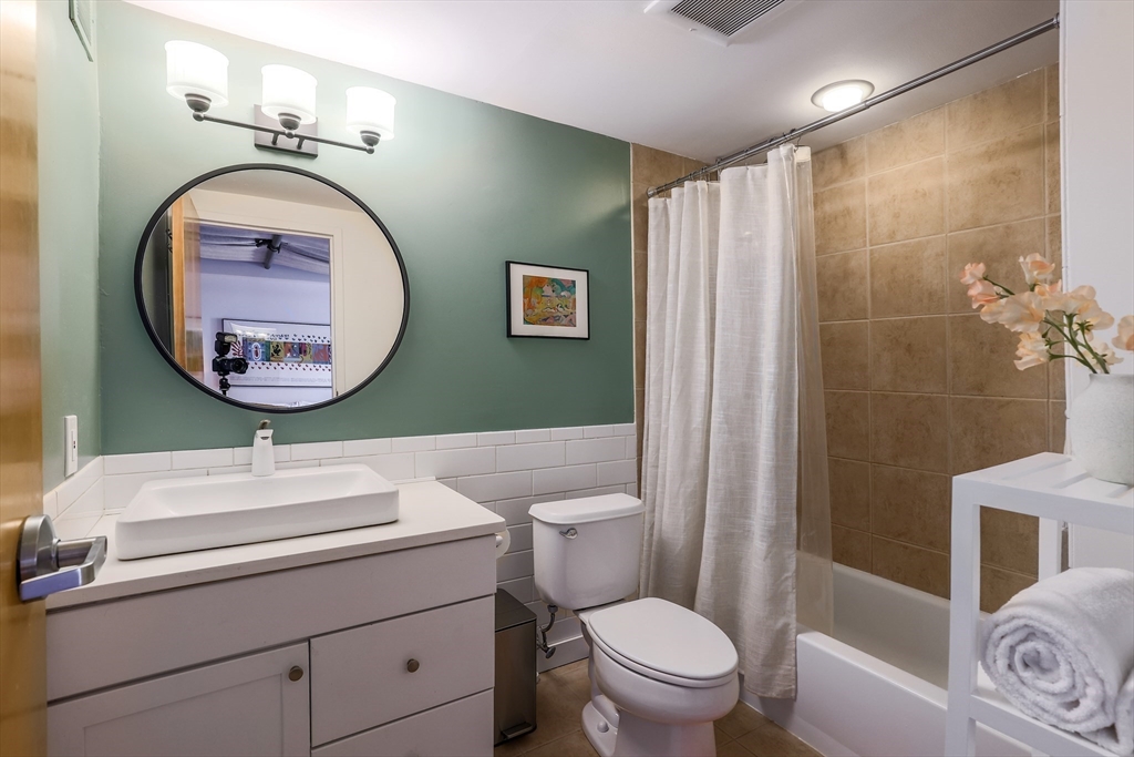 1 Envelope Terrace, Unit TH1 Worcester, MA 01604 - Photo 20 of 27