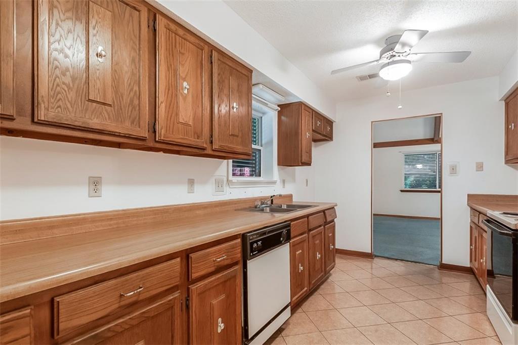 129 Lake D Este Slidell, LA 70461 - Photo 4 of 15