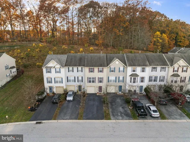 $295,000 | 27 Branford Way, Coatesville, PA 19320