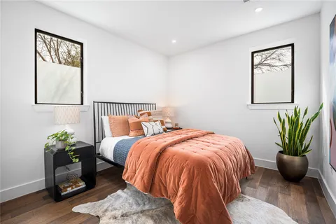 $525,000 | 1615 East 7th Street, Unit 208, Austin, TX 78702